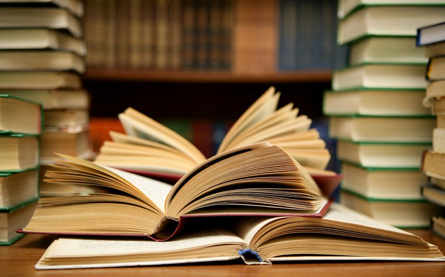Libros y lectura en Hell&iacute;n